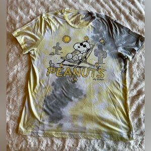 PEANUTS T-Shirt Large Snoopy Tye Dye Desert Cactus
Preowned. CLEAN DISTRESSED
